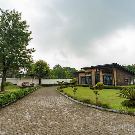 Saffronstays Paradise Pines, Dehradun - Cliff Villa With Valley & Forest Views 외부 사진
