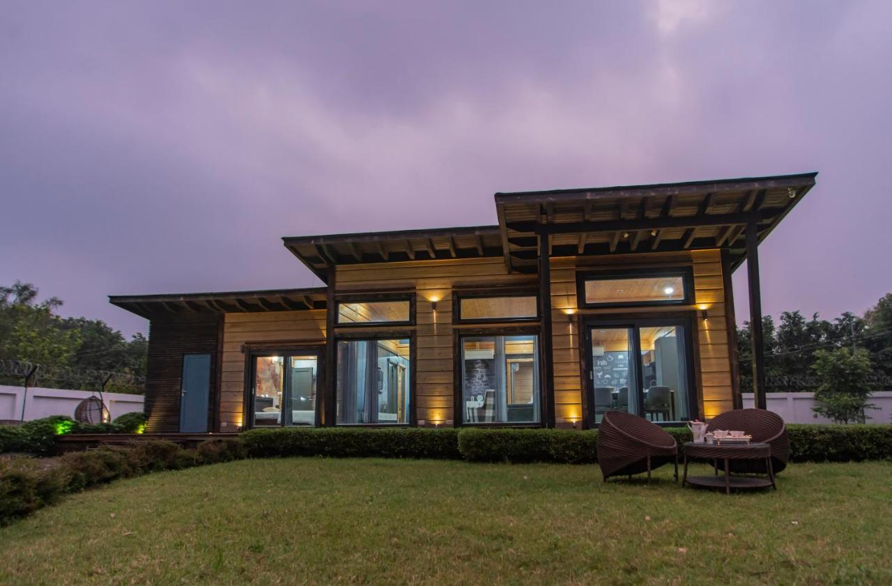 Saffronstays Paradise Pines, Dehradun - Cliff Villa With Valley & Forest Views 외부 사진