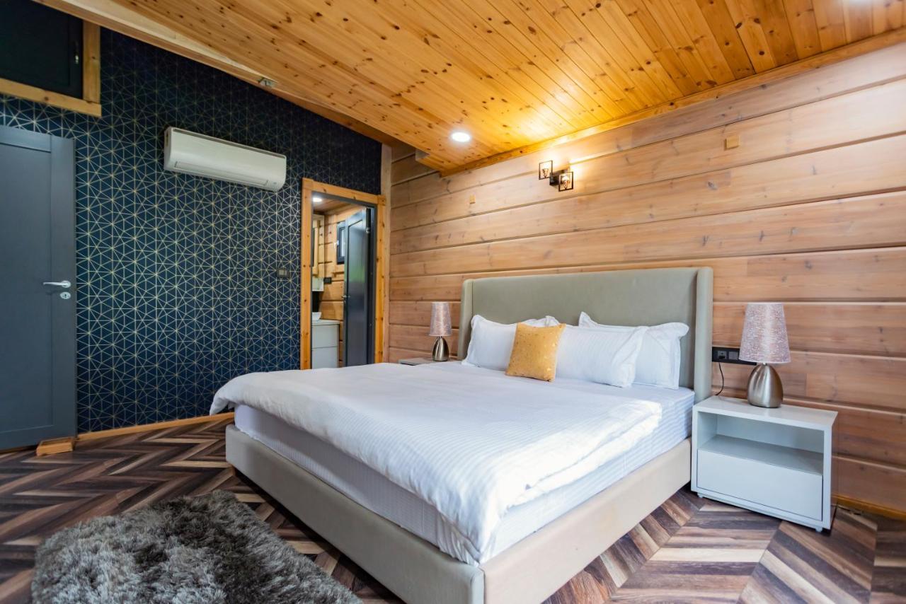 Saffronstays Paradise Pines, Dehradun - Cliff Villa With Valley & Forest Views 외부 사진