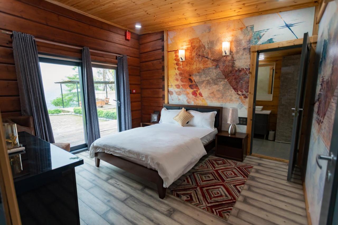 Saffronstays Paradise Pines, Dehradun - Cliff Villa With Valley & Forest Views 외부 사진